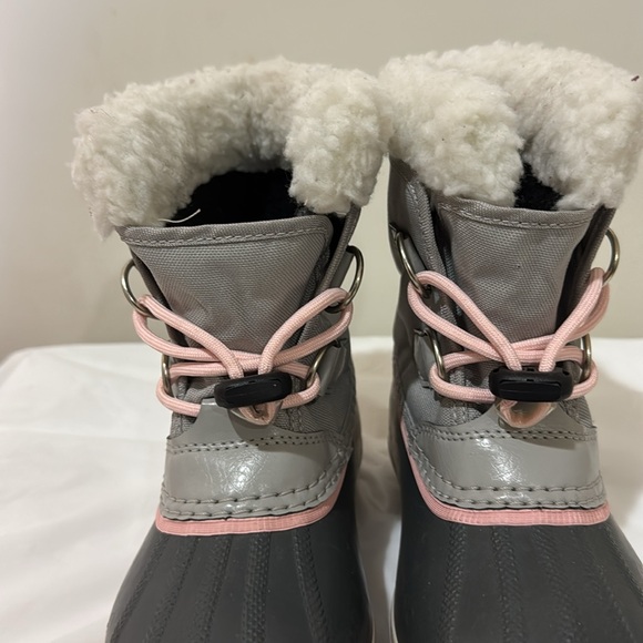 Sorel Kids Water proof Boots - Picture 2 of 12